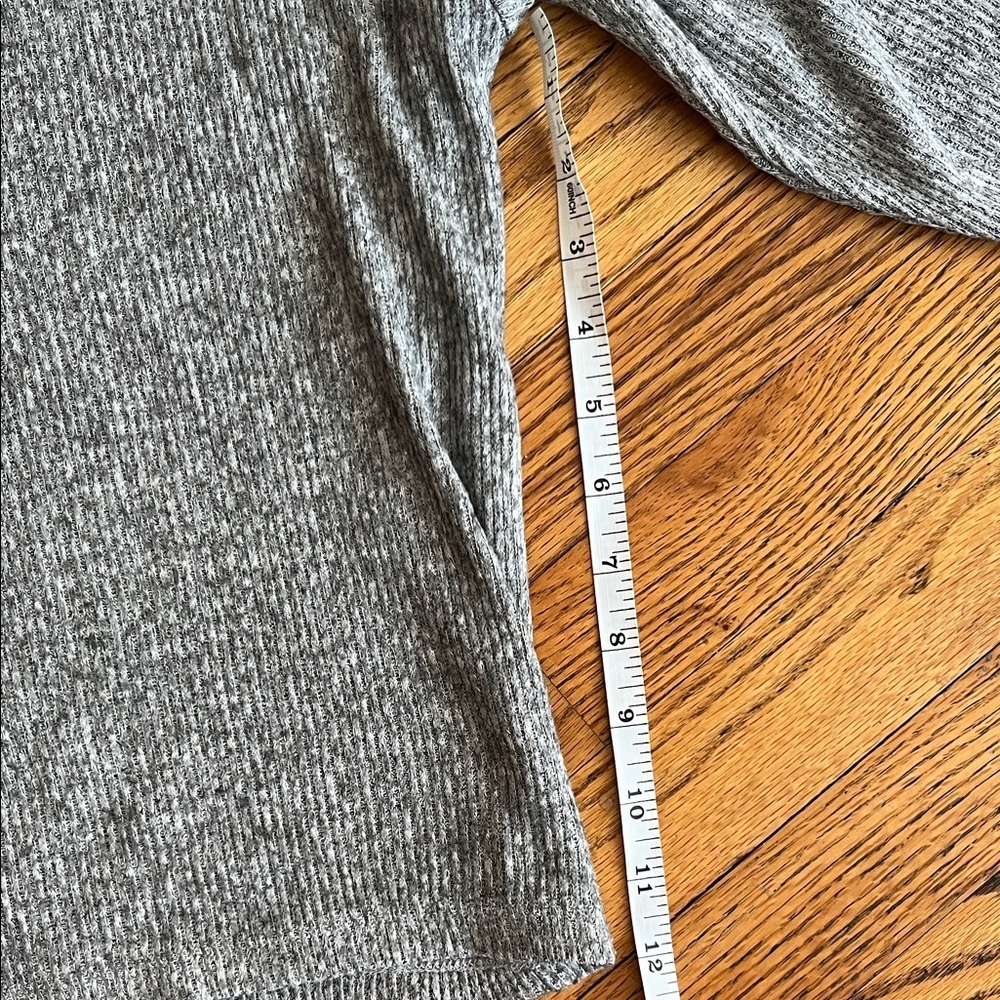Forever 21 Gray Ribbed Crop Top - Picture 5 of 7